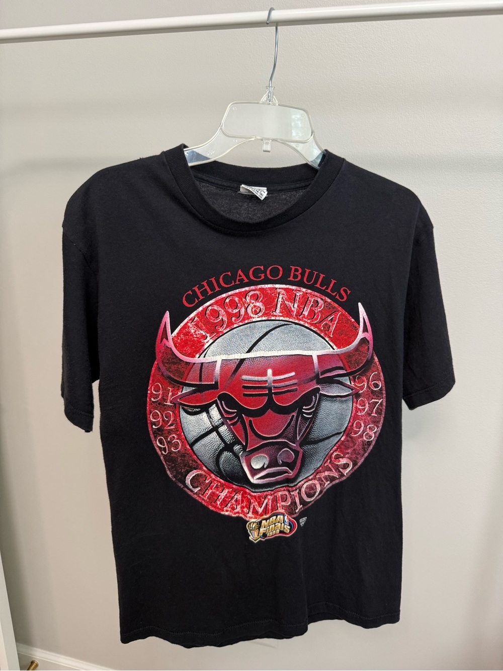 STARTER Chicago Bulls 1998 Champions Tee - Black & Red
